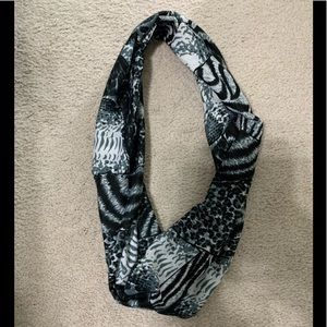 Black pattern scarf